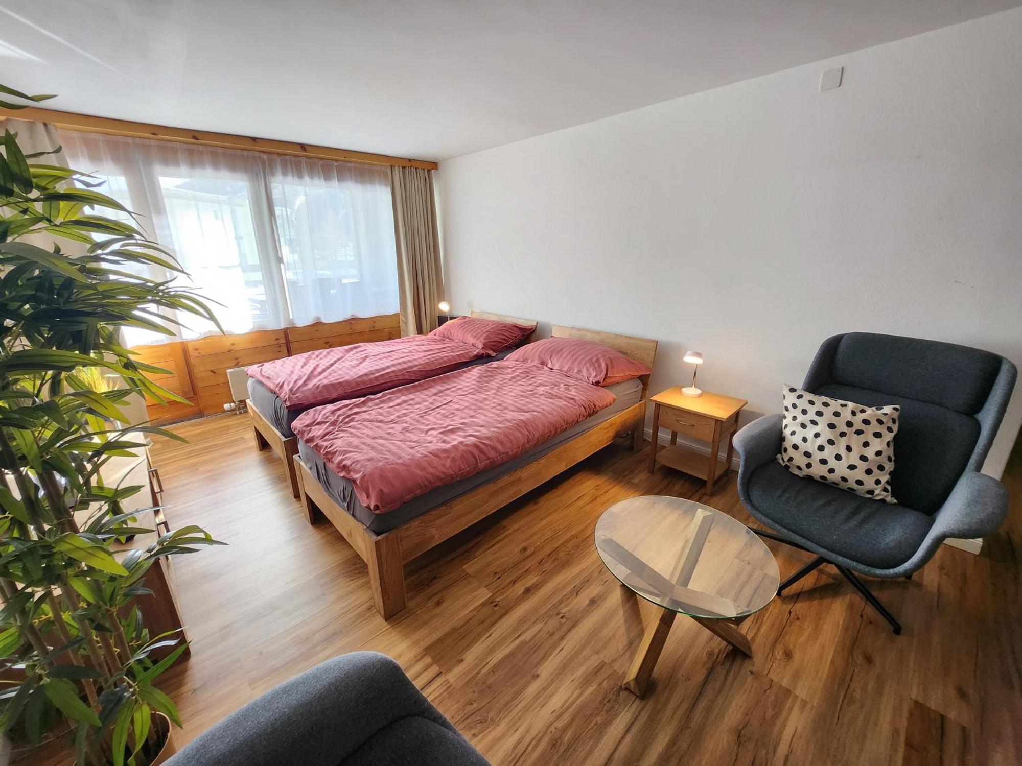 Apartamento 2 Neben Talstation Parsennbahn Und Buenda-lift Mit 60m2 Grosser, Privater Dachterrasse