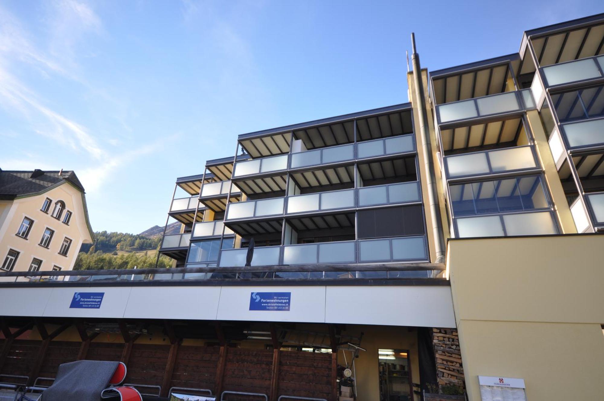 2 Neben Talstation Parsennbahn Und Buenda-lift Mit 60m2 Grosser, Privater Dachterrasse *