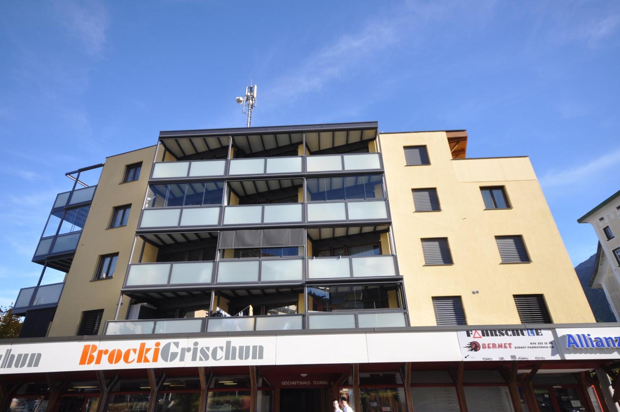 Apartment 2 Neben Talstation Parsennbahn Und Buenda-lift Mit 60m2 Grosser, Privater Dachterrasse
