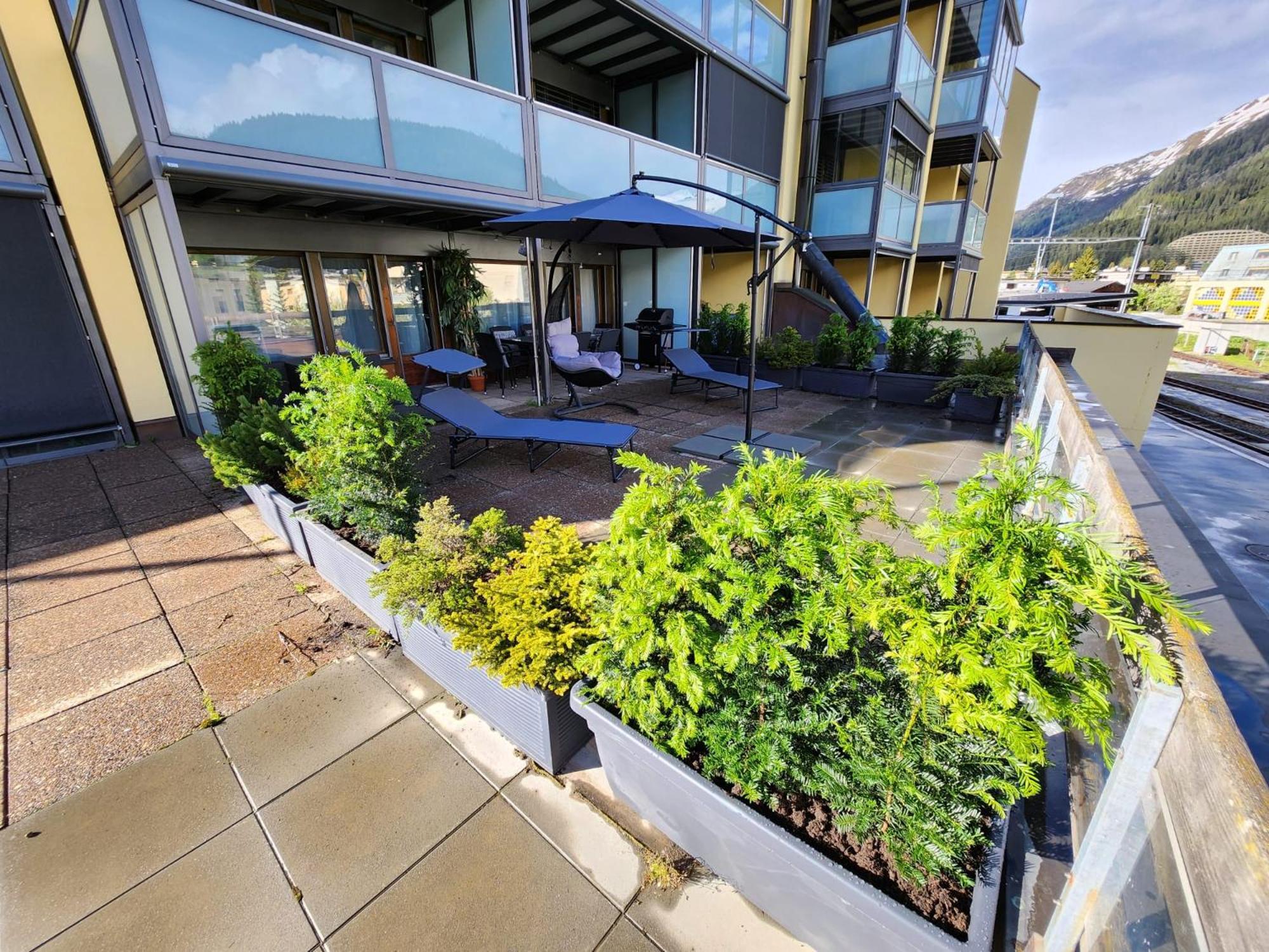 2 Neben Talstation Parsennbahn Und Buenda-lift Mit 60m2 Grosser, Privater Dachterrasse Apartment *